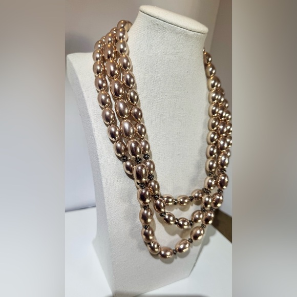 🌟 Three (3) Layered, Gold Beaded Necklace 🌟 - Picture 6 of 7